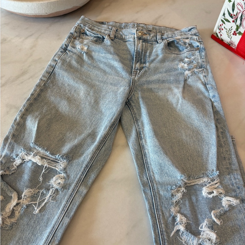 American Eagle Outfitters Light Blue Distressed Boyfriend Jeans